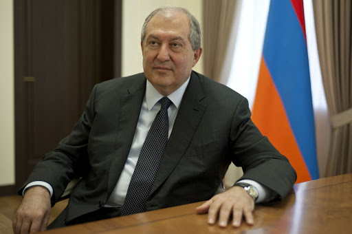 El presidente de Armenia inicia consultas urgentes tras acuerdo sobre Nagorno Karabaj