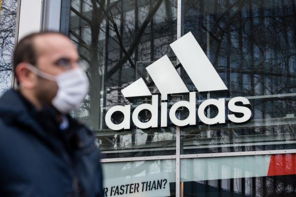 Adidas gana 281 millones de euros hasta septiembre, un 84,4 % menos