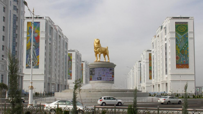 Un perro de oro para el líder de Turkmenistán