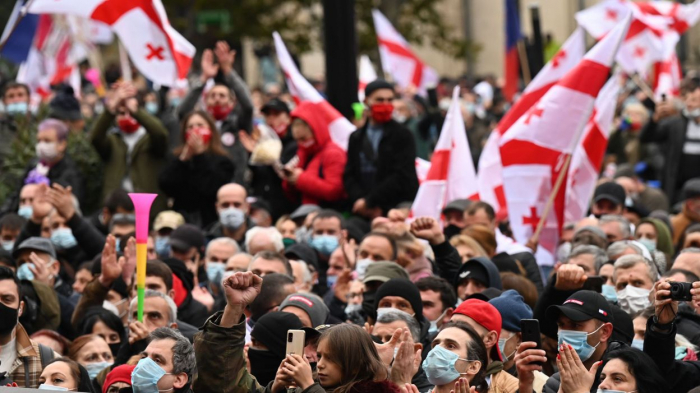 Législatives: Des milliers de personnes ont à nouveau manifesté à Tbilissi