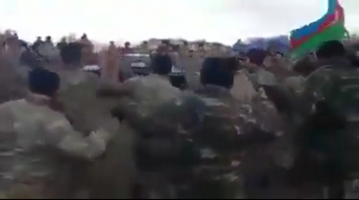  Nuestros soldados bailan Yalli en la llanura de Cidir -  VIDEO  