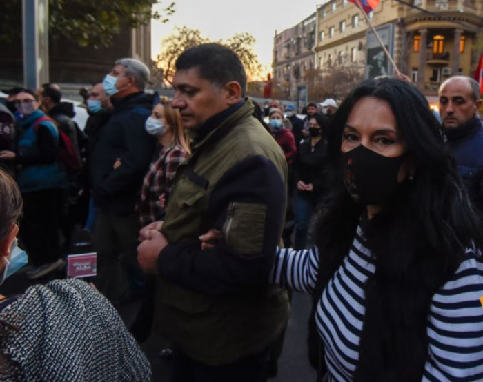   Diputados que critican a Pashinián son amenazados de muerte  