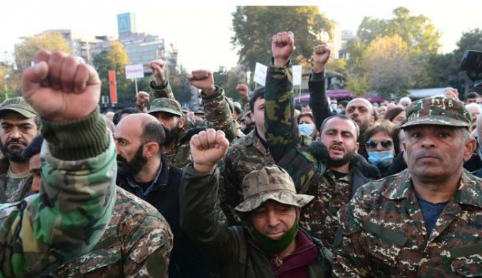  Les anciens combattants arméniens se sont joints aux manifestations à Erevan -  VIDEO  