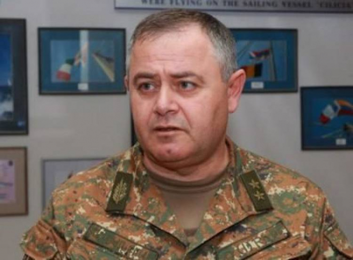   Pashinián despide al general que huyó de Karabaj  