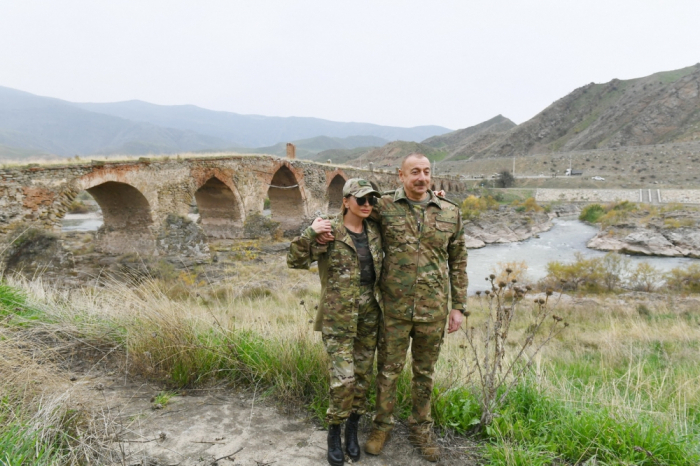  Präsident Ilham Aliyev und First Lady Mehriban Aliyeva besuchen die Hudafarin-Brücke -  FOTOS  