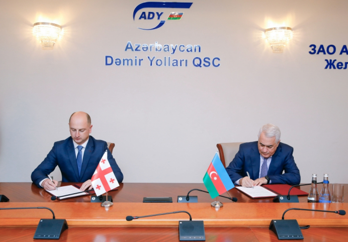   توقيع وثيقة في مجال نقل البضائع بالسكك الحديدية بين أذربيجان وجورجيا  