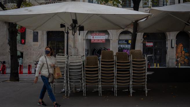 Cataluña reabre la restauración y prevé levantar los confinamientos locales en Navidad