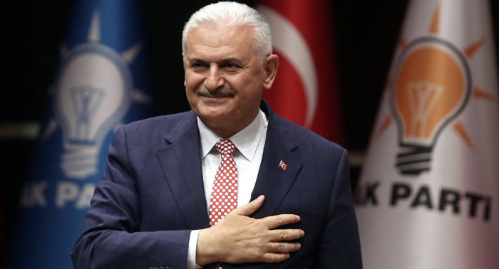   Binali Yildirim felicita a Ilham Aliyev  