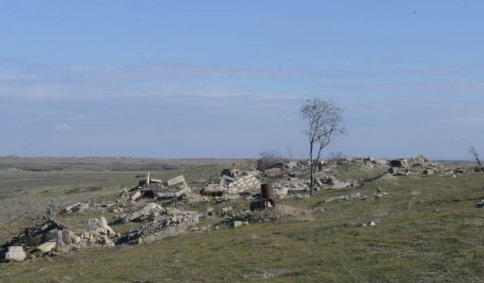   Armenier haben den Friedhof im Kurdlar-Dorf von Füzuli vollständig zerstört -   VIDEO    