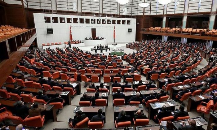 Türkiyənin siyasi partiyaları Fransa Senatının qətnaməsini pislədi 