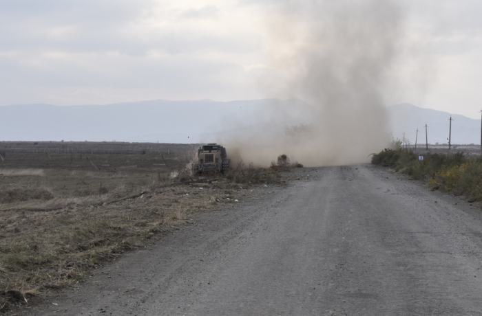 Die Straße nach Aghdam wird von Minen befreit  - FOTO  