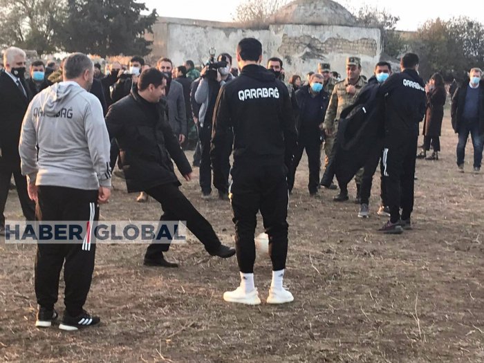  Hikmet Hajiyev en el famoso estadio de Agdam -  VIDEO  