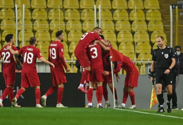 Turquía gana a Rusia por 3-2 en Estambul