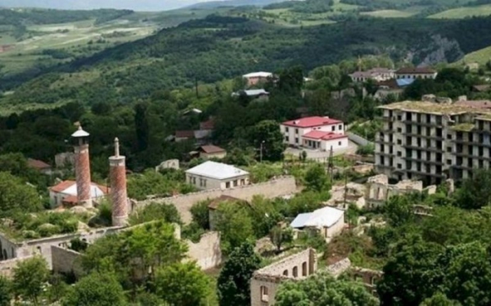   Stadt Schuscha vom Azersky-Satelliten aufgenommen  