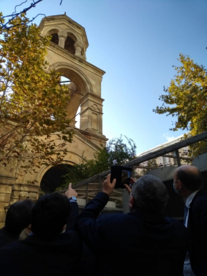  Los parlamentarios franceses visitan la Iglesia Armenia en Bakú  