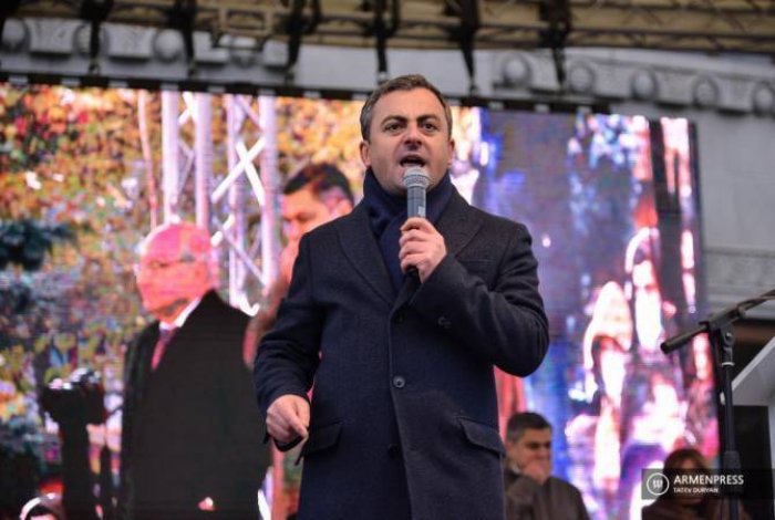  İrəvanda etirazlar səngimir:  “Hökumət ölkəni məhv edir” 