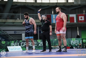 Equipo nacional azerbaiyano gana tres medallas en la copa mundial individual de lucha grecorromana