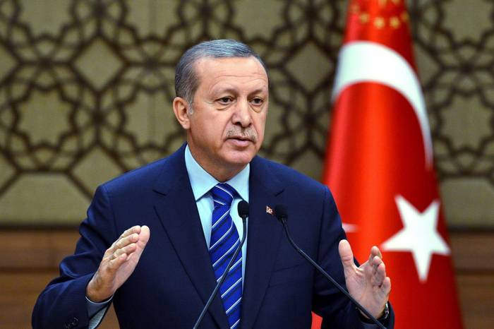   قال أردوغان "سنعمل بجد لجعل صناعتنا الدفاعية مستقلة".  