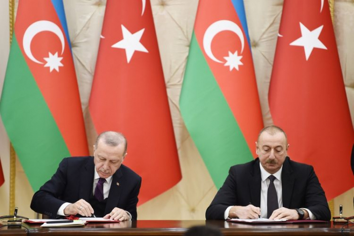  التوقيع على الوثائق الأذربيجانية التركية(تم التحديث)