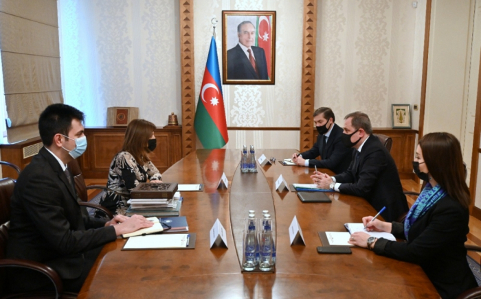 Djeyhoun Baïramov rencontre le présidente de la Fondation de la culture et du patrimoine turcs 