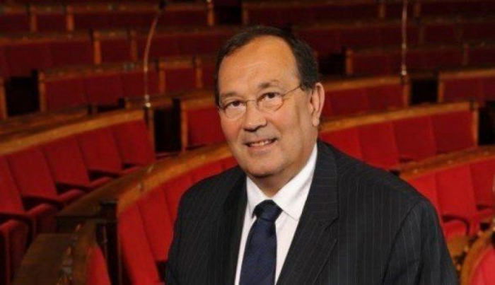   Französischer Abgeordneter verurteilt die Nationalversammlung wegen Teilnahme an politischen Spielen  