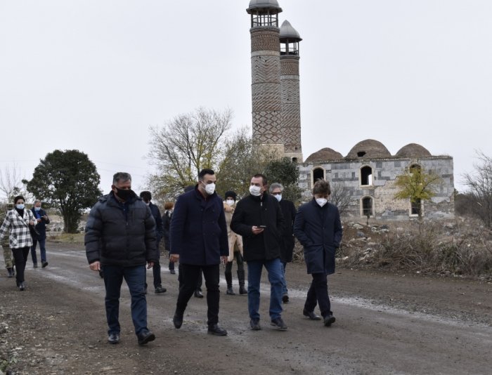 "Observamos el terrible rostro de la guerra en Agdam" -   los diputados italianos  
