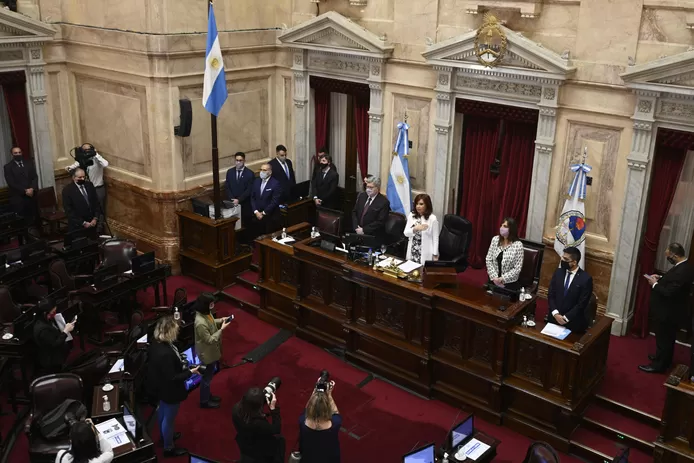 Le Sénat argentin vote une loi instituant un impôt extraordinaire sur les grands fortunes