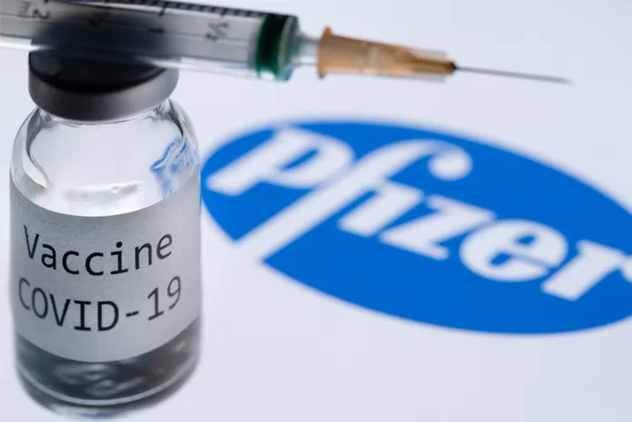  Le Royaume-Uni débute sa campagne de vaccination 