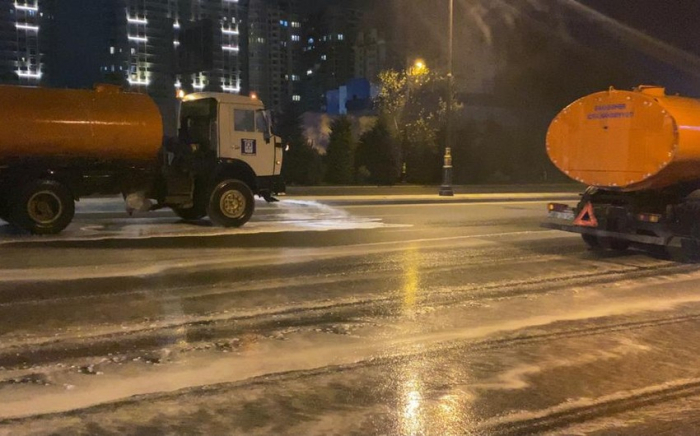   In den Straßen von Baku wurden Desinfektionsarbeiten durchgeführt  