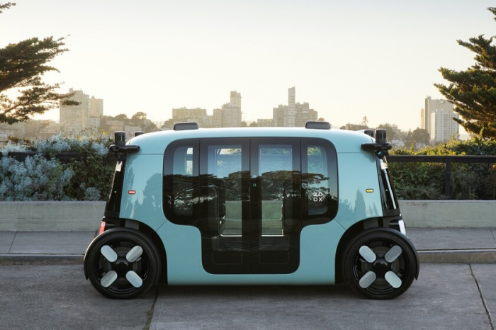 Amazon présente Zoox, sa spectaculaire voiture électrique autonome, bidirectionnelle -  Vidéo 