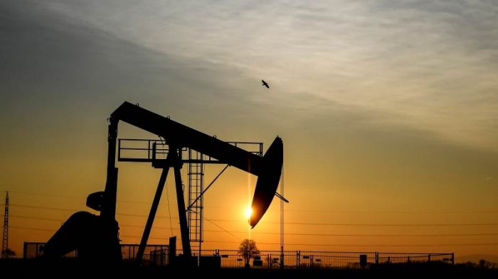 Oil prices fall on world markets