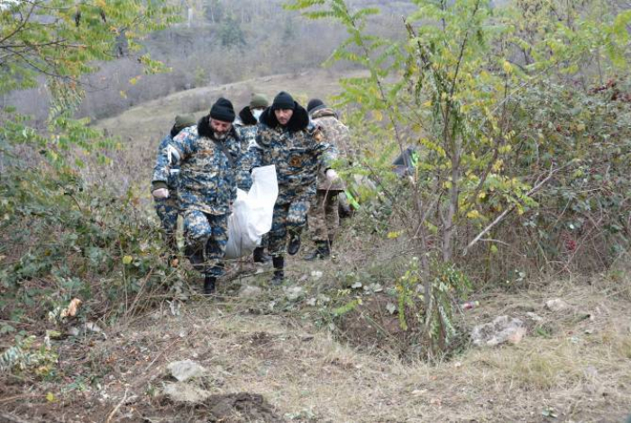  Los cuerpos de otros 35 militares armenios encontrados en Karabaj 