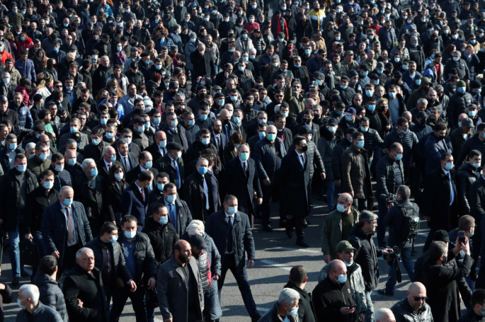  Armenian police clash with protesters - VIDEOS