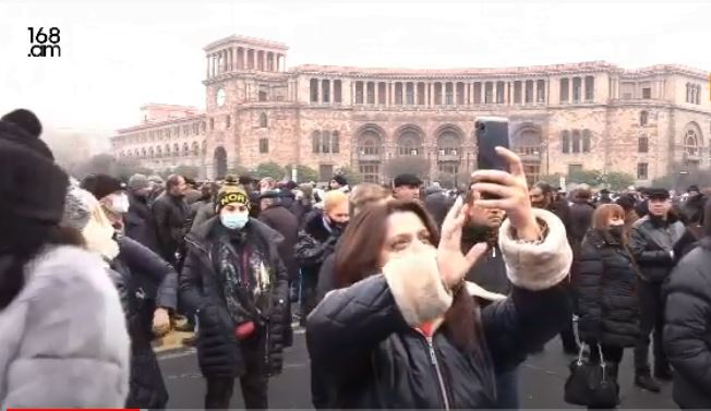   Se reanudan las protestas en Ereván -   VIDEO    