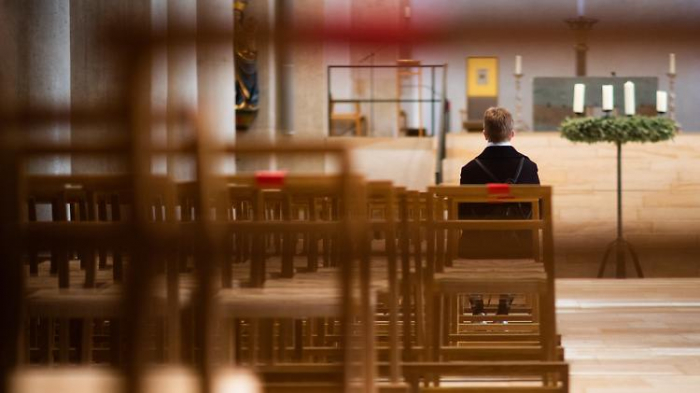 Ärzteschaft fordert Gottesdienst-Verbot