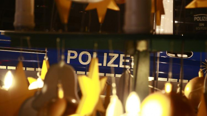 Polizei löst illegale Weihnachtsfeier auf