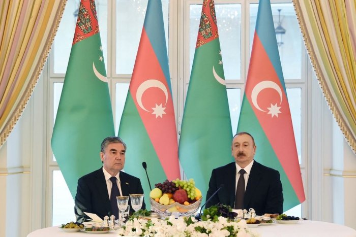   Berdimuhamedov felicita a Ilham Aliyev  
