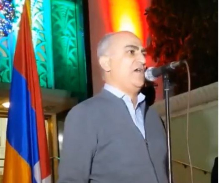 Los armenios de California exigen la renuncia de Nikol