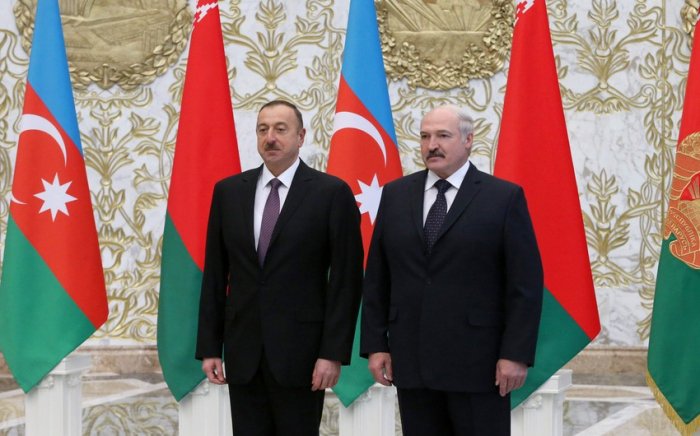   Lukashenko felicita a Ilham Aliyev  