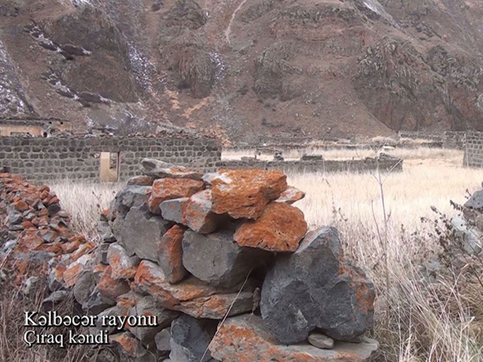   Videoaufnahmen des Chirag-Dorfes in der Region Kalbadschar  