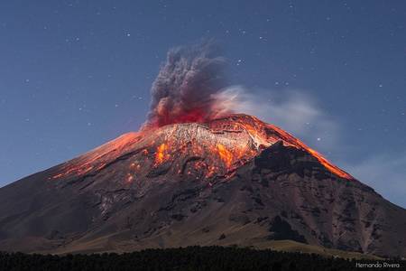 Volcano erupts in Japan, anti-crisis center established