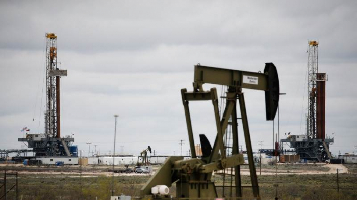 Oil prices drop on world markets