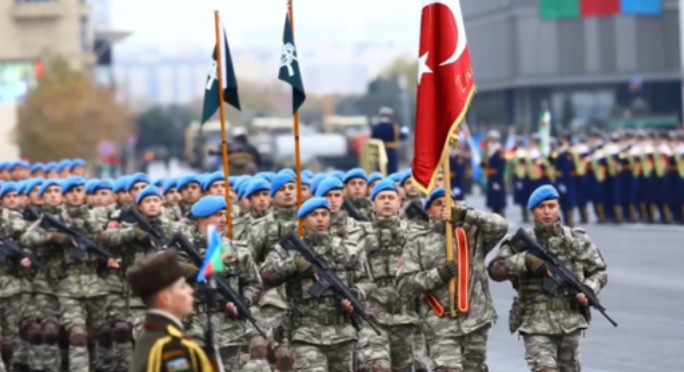  Les militaires turcs au défilé de la Victoire à Bakou 