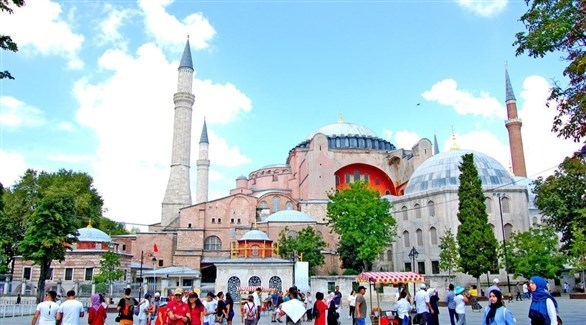 انخفاض عدد السياح الوافدين لتركيا