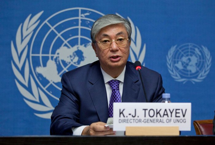 Tokayev xarici banklarda hesab açılmasını qadağan edib