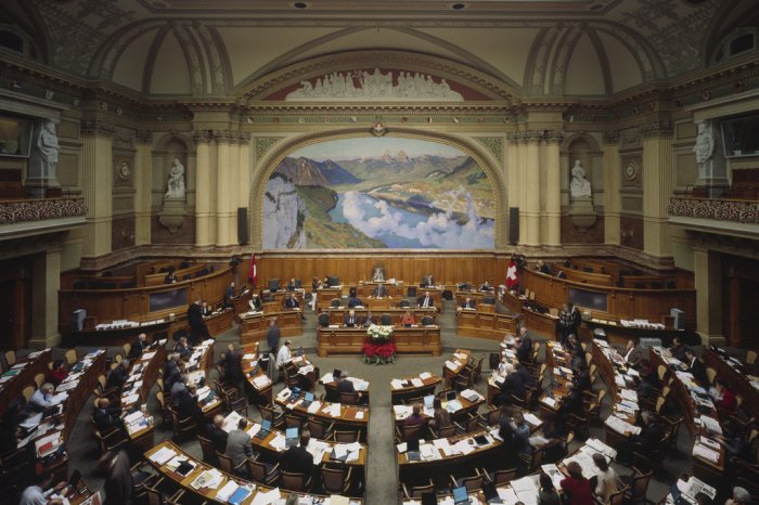 Le parlement suisse approuve le mariage pour tous