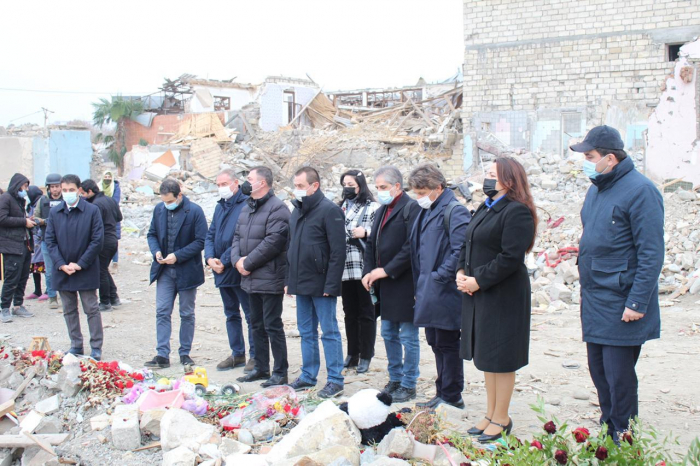 İtaliya deputatları Gəncədə erməni terroru ilə tanış oldular  