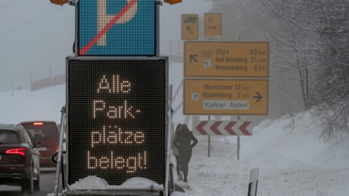 „Tu dir den Stress nicht an“: Wie die Wintersportgebiete auf den Besucherandrang reagieren