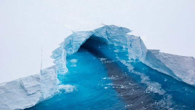  Huge iceberg in South Atlantic begins to break up -  NO COMMENT  