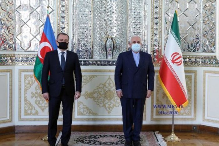 Ceyhun Bayramov iranlı həmkarı ilə görüşdü